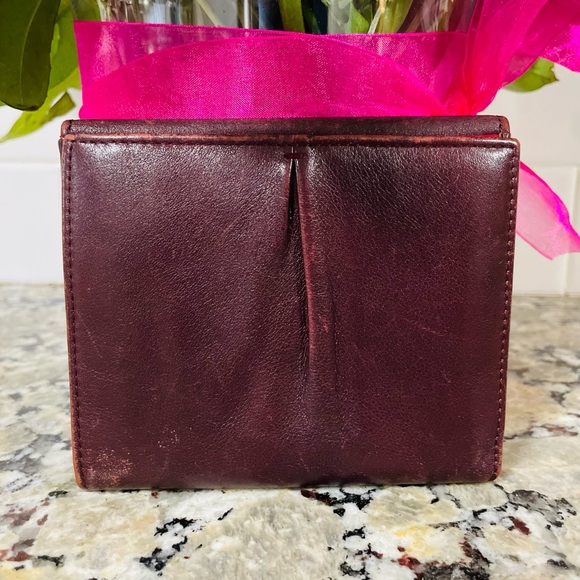 SALVATORE FERRAGAMO Red Bow Compact Wallet 💯 AUTHENTIC - Picture 3 of 14
